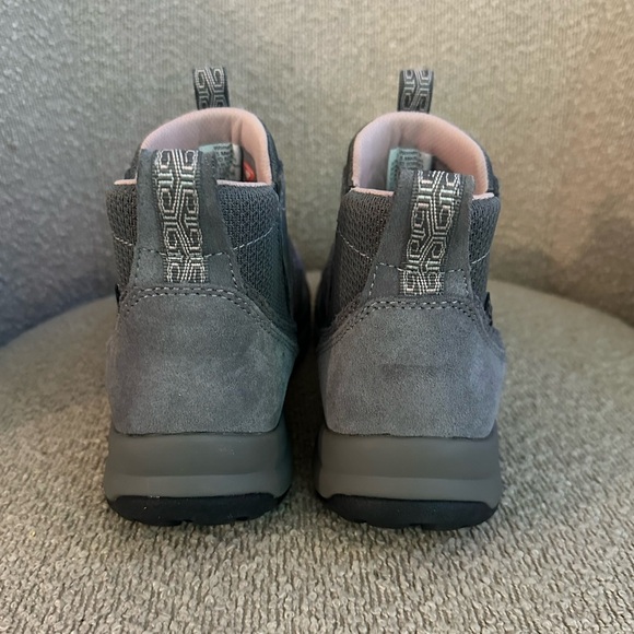 LL BEAN WOMEN’S  TEK 2.5 PULL-ON WINTER BOOT/SNEAKERS - Picture 3 of 7